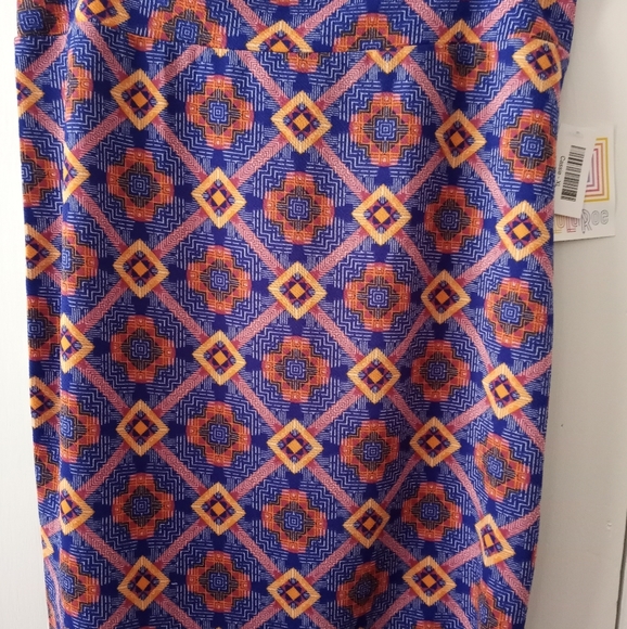 Lularoe Cassie Pencil Skirt Size XL Diamond Print - Picture 5 of 8